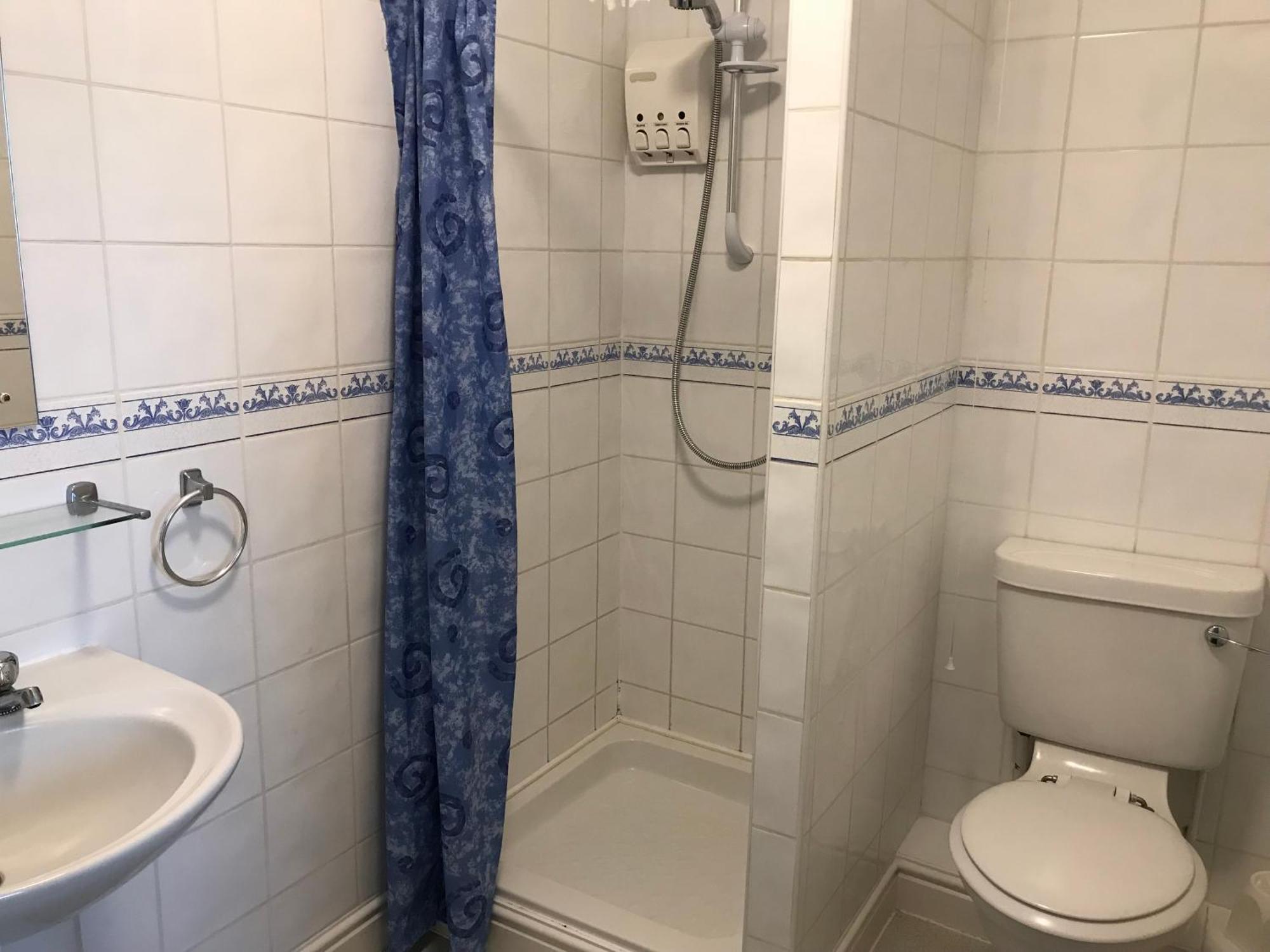 The Olde Peculiar Hotel Rugeley Room photo